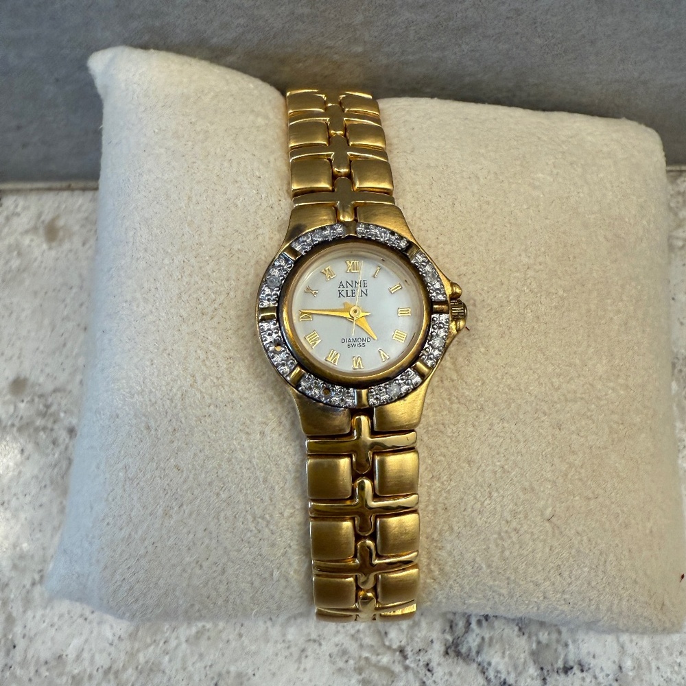 Pre-Owned Anne Klein Diamond Swiss Watch Ladies stainless back